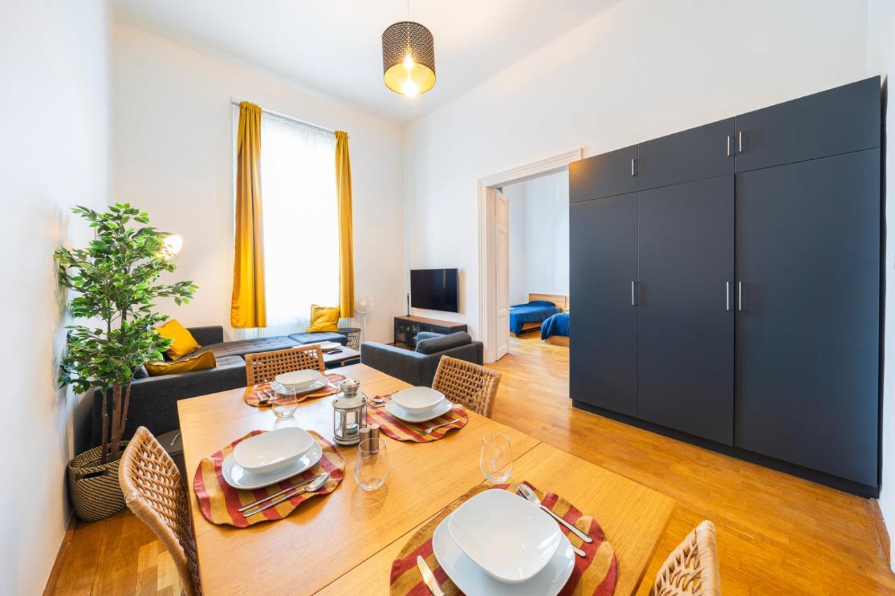 Shining Bright Two Bedroom Apt Next To Andrassy Ave Boedapest Buitenkant foto